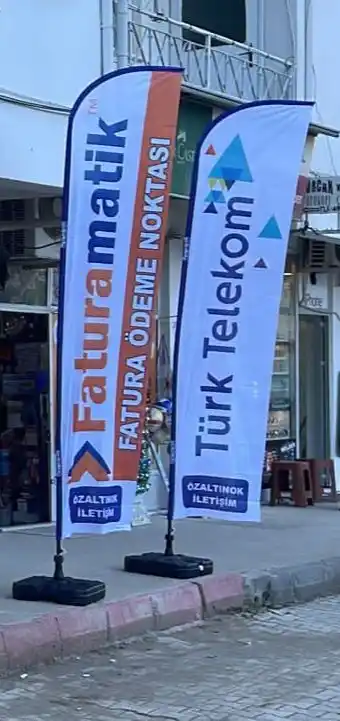 Cep Telefoncu Yelken Bayrağı-9